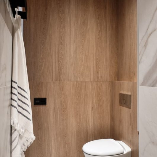 Стеновые панели из дерева в ванной комнате по индивидуальным размерам - Woodkivi