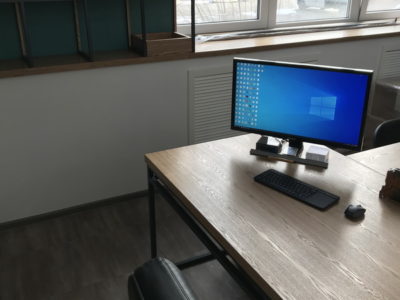 Стол письменный компьютерный в лофт стиле из металла и деревянной столешницы из массива