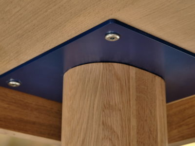 Барные столы с крепежом через металлопластину по индивидуальным размерам - Woodkivi