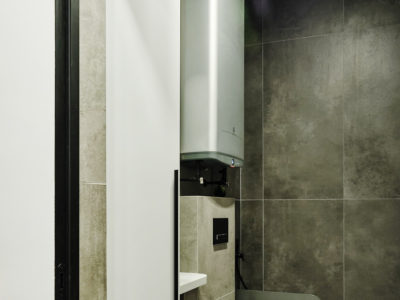 Шкаф для ванной белый - изготовление и проект  Woodkivi