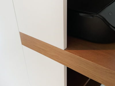 Рабочий стол без подстолья для домашнего кабинета с покрытием морилкой и встроенный в шкаф - Woodkivi