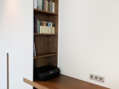 Вместительный гардеробный шкаф и стол с метал-каркасом внутри - Woodkivi